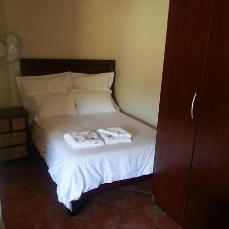 Private Apartments & Biz Stays Pretoria Room photo