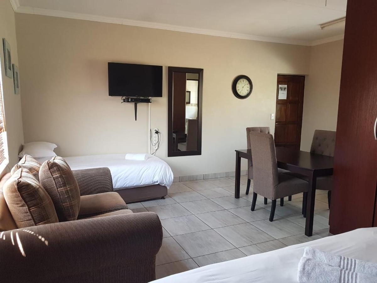 Private Apartments & Biz Stays Pretoria Exterior photo
