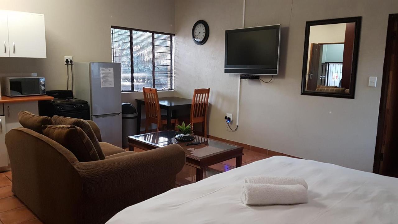 Private Apartments & Biz Stays Pretoria Exterior photo