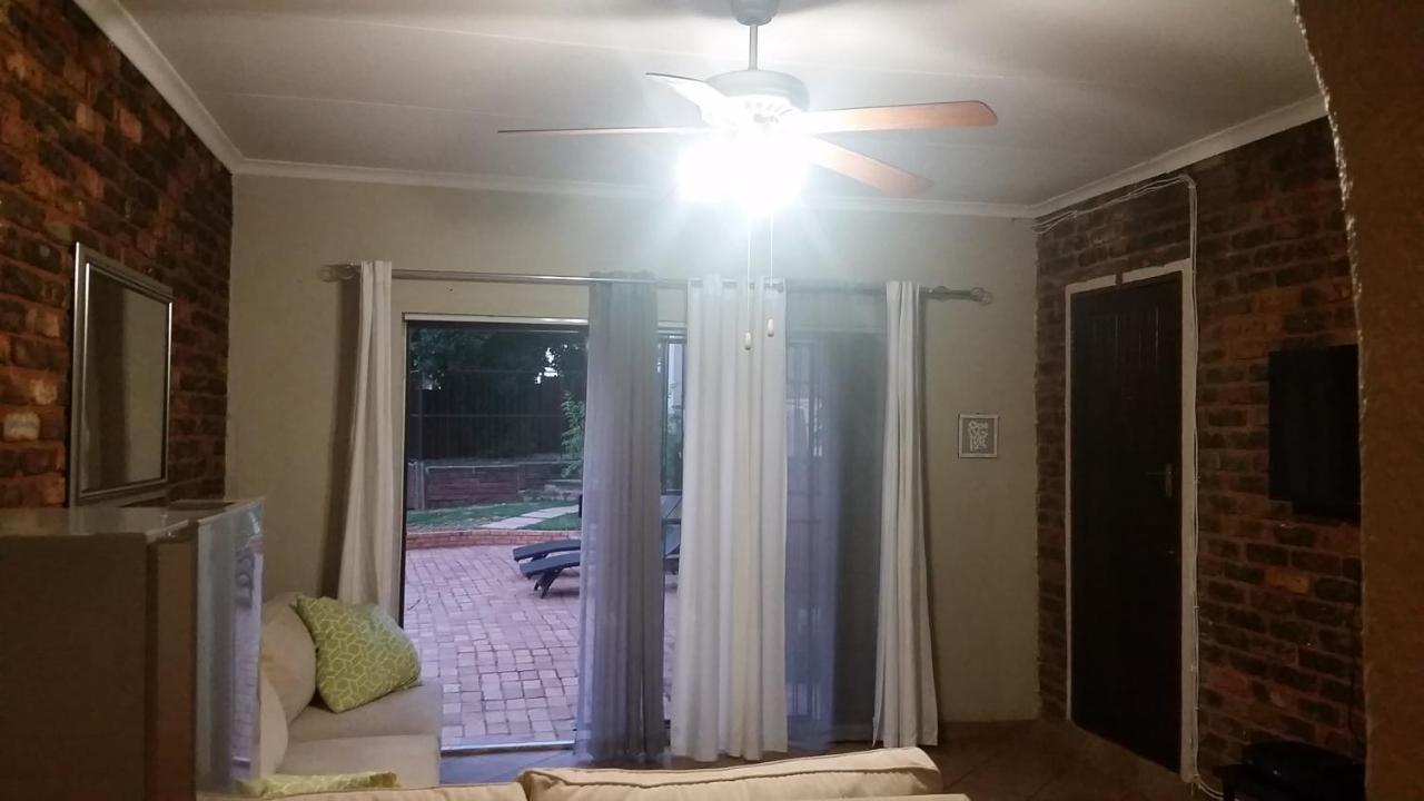Private Apartments & Biz Stays Pretoria Exterior photo